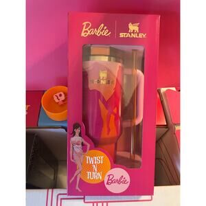 NEW IN BOX Barbie x Stanley Twist n Turn 40 oz Quencher Tumbler plus BONUS